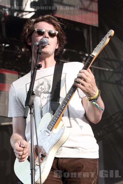 PALMA VIOLETS - 2013-07-18 - PARIS - Parvis de l'Hotel de Ville - Sam Fryer